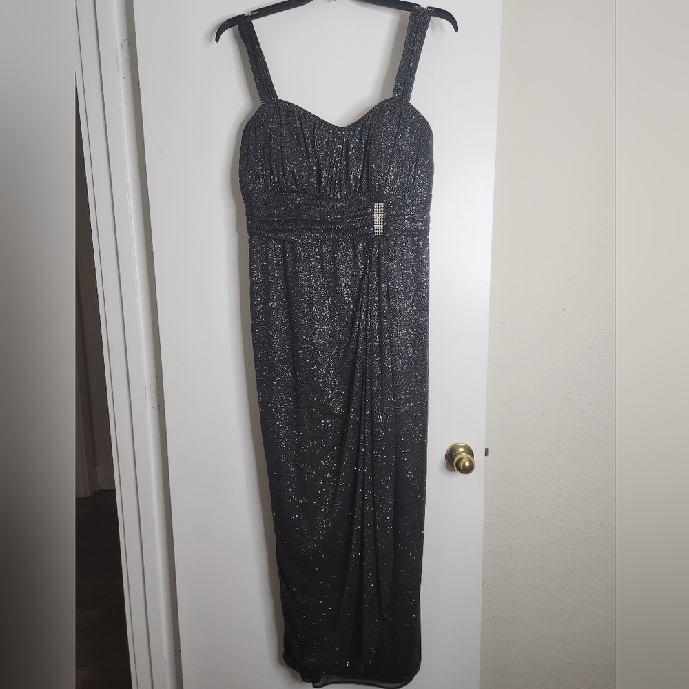 R&M Richards Woman evening gown